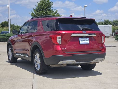 Used 2020 Ford Explorer XLT w/ Equipment Group 202A AWD/4WD image 5