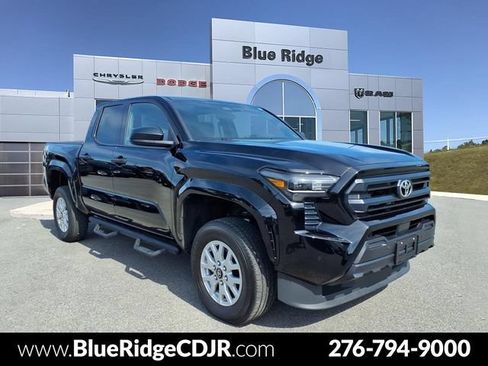 Used 2025 Toyota Tacoma SR w/ SR Upgrade Package AWD/4WD image 1