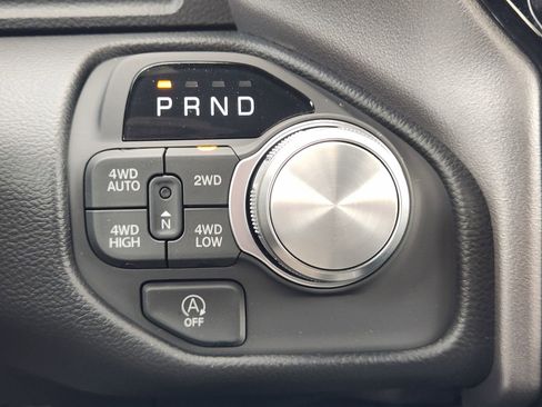 New 2026 RAM 1500 Laramie AWD/4WD image 17