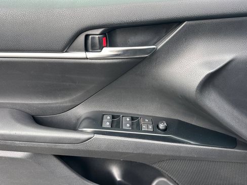 Used 2019 Toyota Camry SE FWD image 10