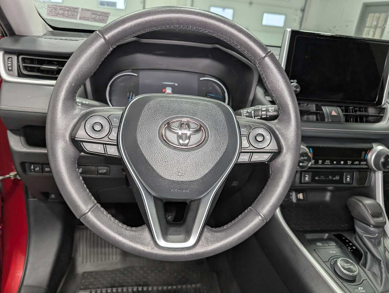 Used 2024 Toyota RAV4 XLE w/ Convenience Package AWD/4WD image 36