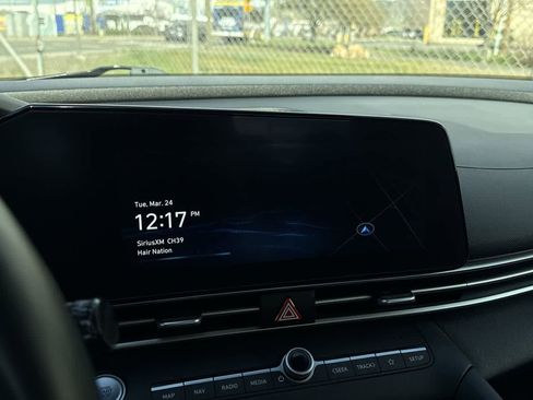 Used 2023 Hyundai Elantra SEL w/ Convenience Package image 18