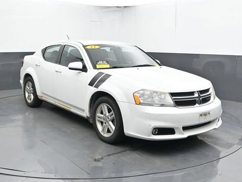 Used 2013 Dodge Avenger SXT FWD image 4