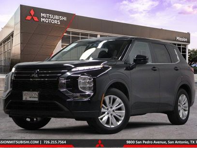 New 2025 Mitsubishi Outlander ES