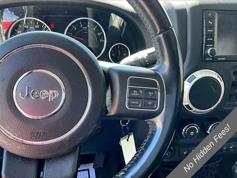 Used 2018 Jeep Wrangler Unlimited Sahara w/ Dual Top Group AWD/4WD image 17