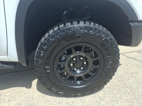 New 2026 GMC Sierra 1500 AT4X w/ AT4X AEV Edition AWD/4WD image 9