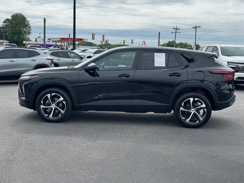 Used 2025 Chevrolet Trax RS w/ Sunroof Package FWD image 6
