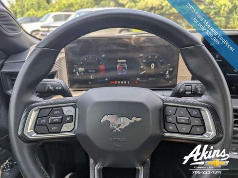 Used 2025 Ford Mustang Coupe RWD image 25