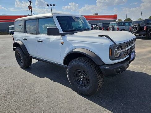 New 2026 Ford Bronco Badlands AWD/4WD image 1