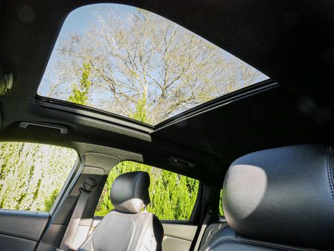 Used 2016 Lincoln MKX Reserve w/ Luxury Package image 28