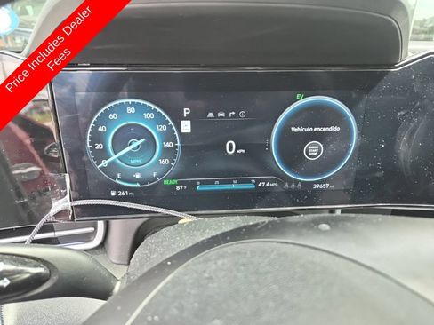 Used 2024 Hyundai Elantra Blue FWD image 4