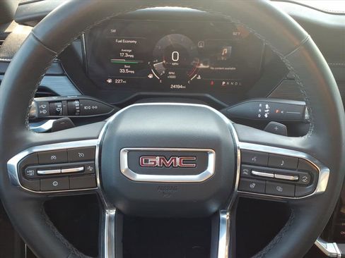 Used 2024 GMC Acadia Elevation w/ Luxury Package image 12