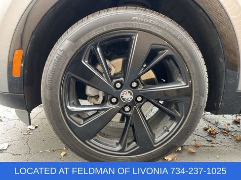 Certified 2022 Buick Envision Essence w/ Technology Package I image 32