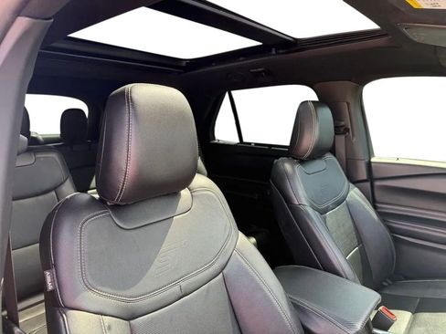 Used 2020 Ford Explorer ST w/ ST Street Pack AWD/4WD image 28