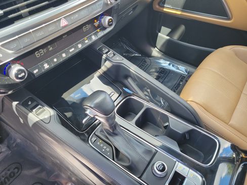 Used 2020 Kia Telluride SX w/ Towing Package FWD image 23