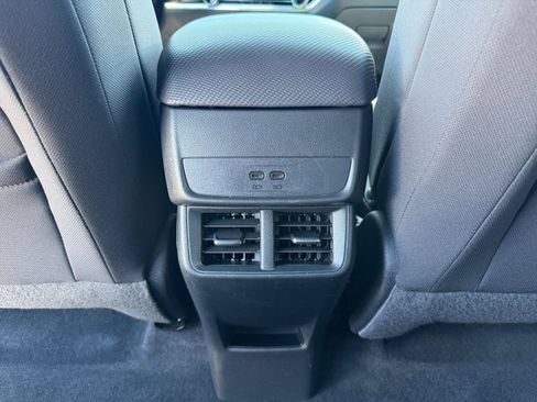 Used 2025 Chevrolet Equinox LT FWD image 23