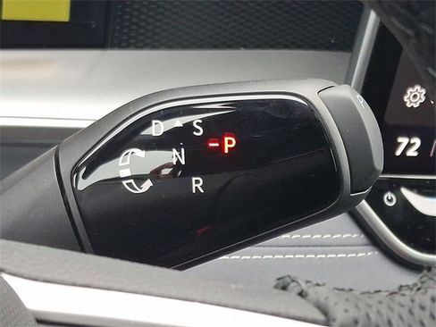 New 2026 Volkswagen Tiguan SE R-Line image 8