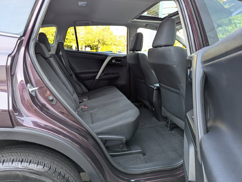 Used 2016 Toyota RAV4 XLE AWD/4WD image 37