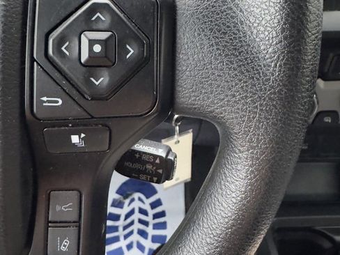 Used 2022 Toyota Tacoma SR image 24