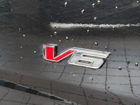 Used 2022 Chevrolet Colorado Z71 w/ Z71 Midnight Edition AWD/4WD image 45
