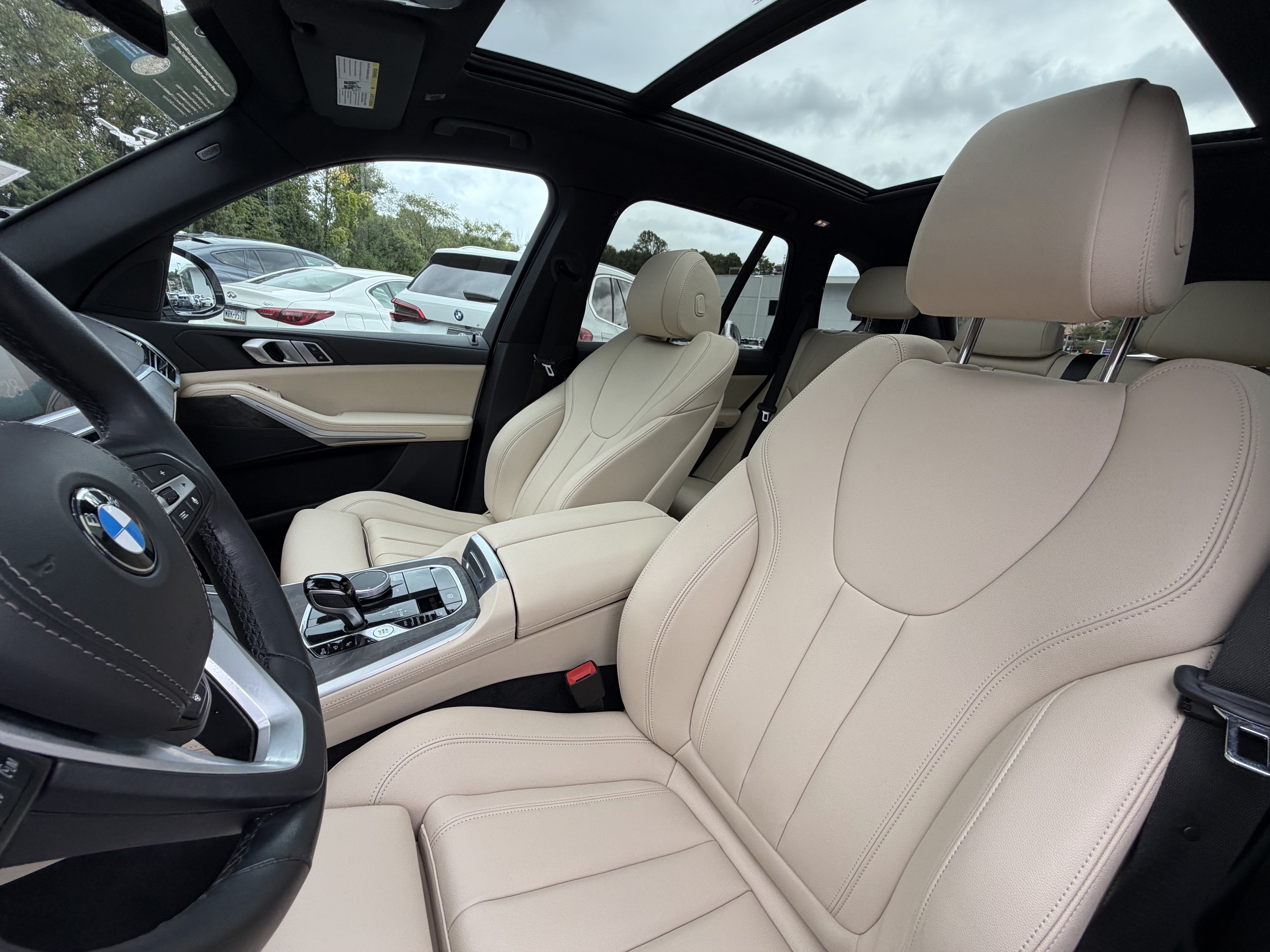 Certified 2022 BMW X5 xDrive40i w/ Premium Package AWD/4WD image 9