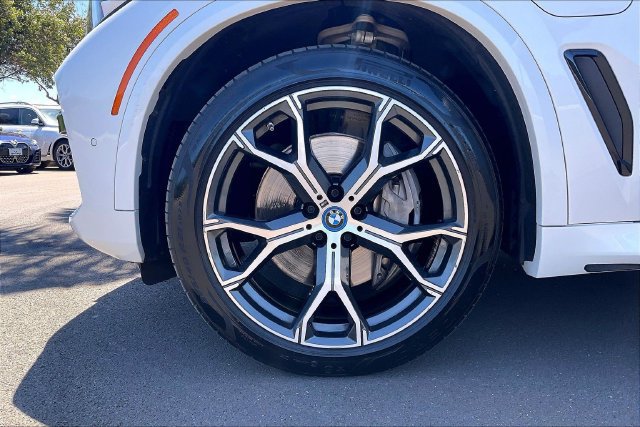Used 2022 BMW X5 xDrive45e w/ M Sport Package AWD/4WD image 10