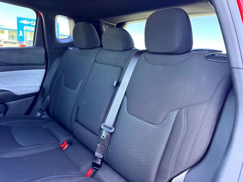 Used 2025 Jeep Compass Sport image 15