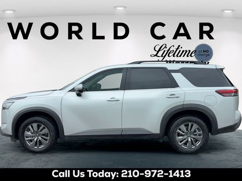 Used 2025 Nissan Pathfinder SV FWD image 6