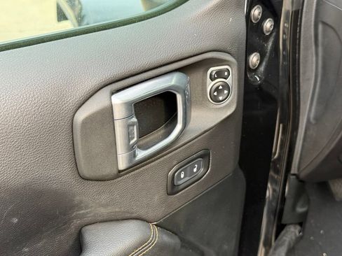Used 2021 Jeep Wrangler Unlimited Sahara AWD/4WD image 11