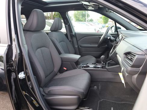Certified 2026 Subaru Forester Premium w/ Base/Premium Package AWD/4WD image 24