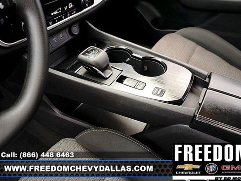 Used 2023 Nissan Rogue SV image 28