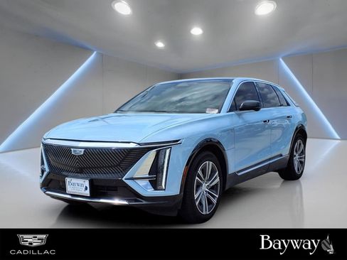 Certified 2024 Cadillac Lyriq Luxury RWD image 1