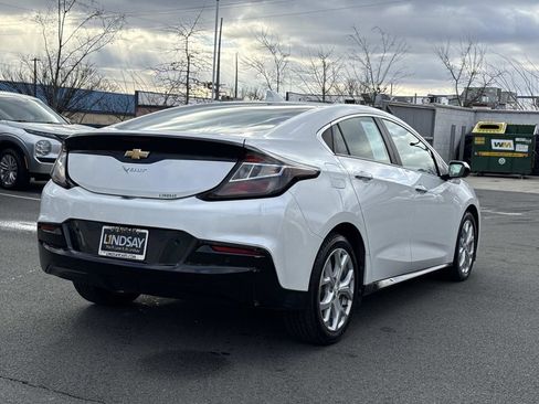 Used 2016 Chevrolet Volt Premier w/ Driver Confidence Package FWD image 3