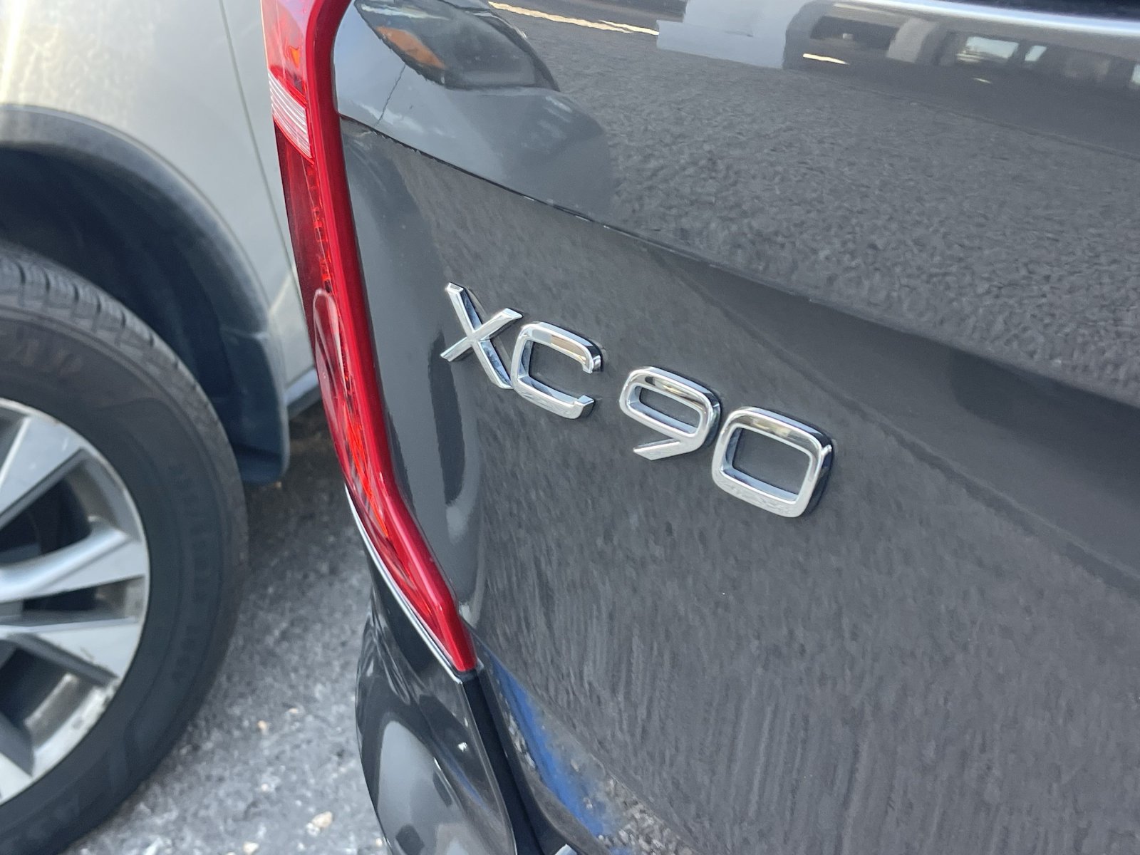 Used 2024 Volvo XC90 B6 Plus AWD/4WD image 7