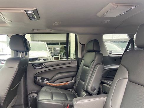 Used 2018 Chevrolet Suburban Premier AWD/4WD image 14
