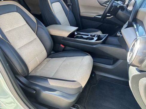 Used 2025 Chevrolet Equinox ACTIV w/ Safety and Technology Package AWD/4WD image 11