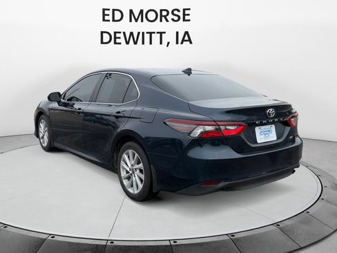 Used 2021 Toyota Camry LE image 3