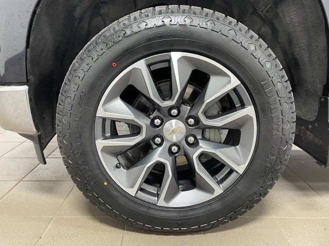 Used 2024 Chevrolet Silverado 1500 LT AWD/4WD image 7
