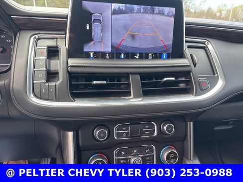 Used 2021 Chevrolet Suburban Z71 w/ Z71 Signature Package image 16