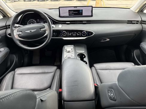 Used 2023 Genesis GV70 2.5T w/ Select Package image 16