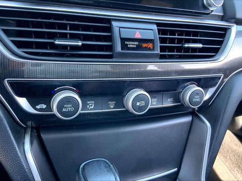 Used 2018 Honda Accord Sport image 32