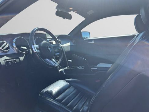 Used 2005 Ford Mustang GT Premium RWD image 10