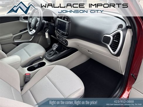 Used 2023 Kia Soul LX w/ LX Technology Package image 34