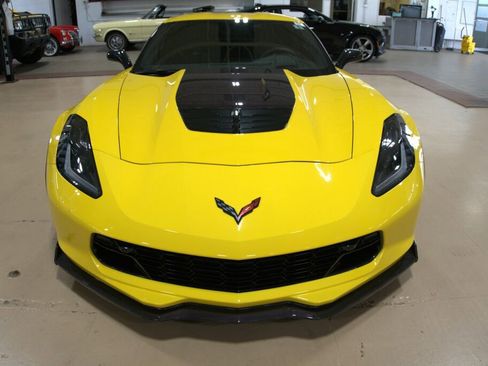 Used 2016 Chevrolet Corvette Z06 w/ 3LZ Preferred Equipment Group RWD image 9