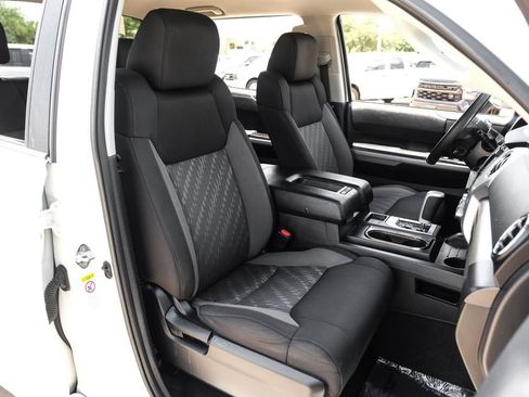 Used 2018 Toyota Tundra SR5 w/ SR5 Upgrade Package AWD/4WD image 33