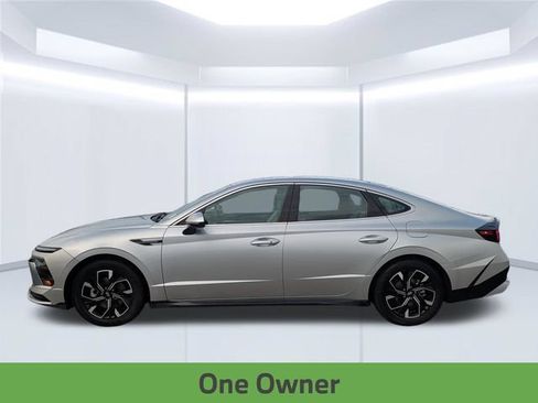 Used 2025 Hyundai Sonata SEL FWD image 2