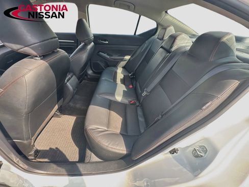 Used 2024 Nissan Altima 2.5 SR FWD image 30