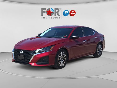 Used 2025 Nissan Altima 2.5 SV FWD image 1