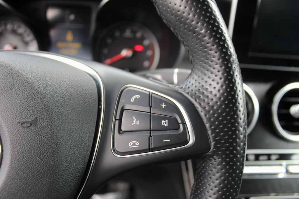 Used 2019 Mercedes-Benz GLC 300 4MATIC image 18