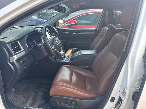 Used 2018 Toyota Highlander Limited AWD/4WD image 24